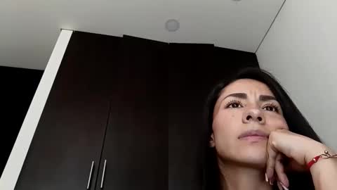 Snapshot of sofia_resiliente chatting on 11/15/25, 09:32 SOFIA online show from 11/15/25, 09:32