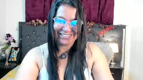 Snapshot of sofia_sorceress chatting on 11/17/25, 12:16 sofia_sorceress online show from 11/17/25, 12:16