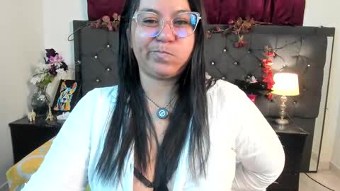 Snapshot of sofia_sorceress chatting on 11/21/25, 12:32 sofia_sorceress online show from 11/21/25, 12:32