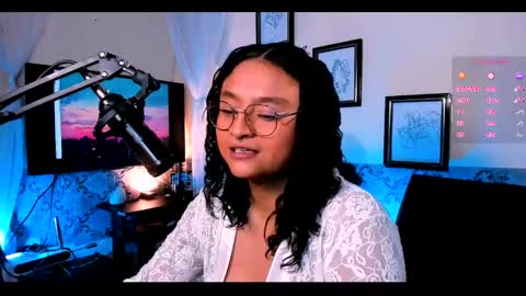 Snapshot of sofia_tabares chatting on 01/23/25, 02:44 Demi Sofia online show from 01/23/25, 02:44