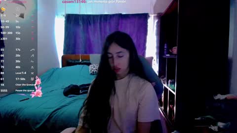 Snapshot of sofia_vanner chatting on 01/12/25, 06:49 SOFIA online show from 01/12/25, 06:49