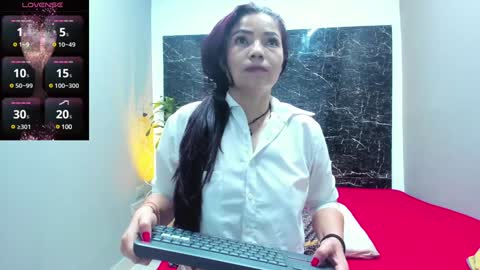 Snapshot of sofia_walke chatting on 02/05/25, 11:23 Sofia walke online show from 02/05/25, 11:23