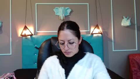 Sofa online show from 10/12/25, 11:09