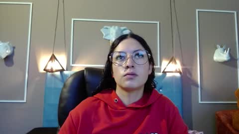 Sofa online show from 10/14/25, 11:00