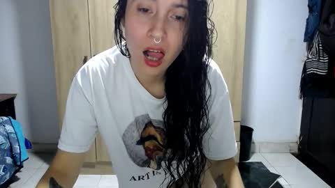 sofiacano43 online show from 09/18/25, 01:40