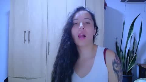 sofiacano43 online show from 09/30/25, 02:38