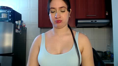 Snapshot of sofiaduque_26 chatting on 12/07/24, 01:07 sofiaduque_26 online show from 12/07/24, 01:07