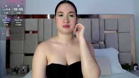Snapshot of sofiaduque_26 chatting on 02/23/25, 08:44 sofiaduque_26 online show from 02/23/25, 08:44