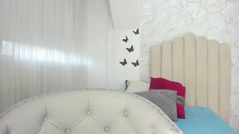 Sofia  online show from 01/10/25, 12:04