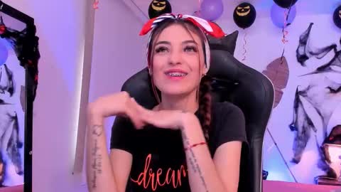 Sofia  Help me reach 5K followers  online show from 10/20/25, 08:09