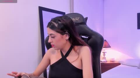 Sofia  Help me reach 5K followers  online show from 11/13/25, 07:35