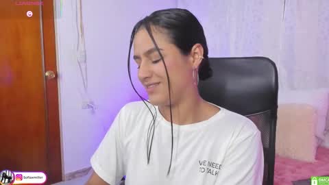 Snapshot of sofiaxmiller chatting on 11/25/25, 01:16 Danna Sofia online show from 11/25/25, 01:16