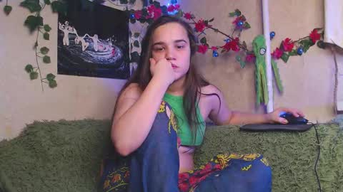 Snapshot of sofiberg chatting on 09/25/25, 10:57 SofiBerg online show from 09/25/25, 10:57