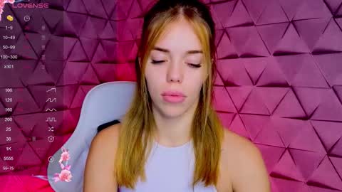 Sofie online show from 09/25/25, 03:32