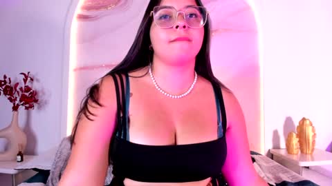 Snapshot of sofii_lopezz chatting on 02/08/25, 06:01 Sofii Lopezz online show from 02/08/25, 06:01