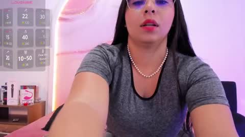 Snapshot of sofii_lopezz chatting on 09/26/25, 11:25 Sofii Lopezz online show from 09/26/25, 11:25