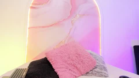 Snapshot of sofii_lopezz chatting on 11/18/25, 11:25 Sofii Lopezz online show from 11/18/25, 11:25