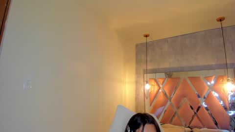 Snapshot of sofii_miller_ chatting on 12/20/24, 10:11 online show from 12/20/24, 10:11