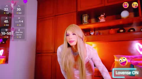 Snapshot of sofiiboniita_ chatting on 10/04/25, 03:26 Sofa bonita online show from 10/04/25, 03:26