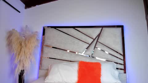 Snapshot of sofijohnsonx chatting on 12/30/24, 02:40 sofijohnsonx online show from 12/30/24, 02:40