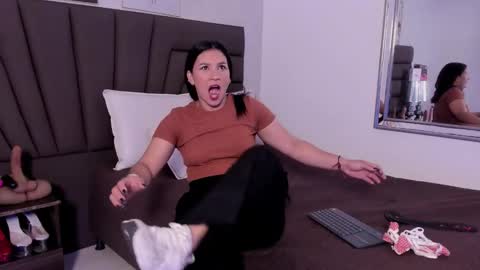      online show from 11/12/25, 11:21