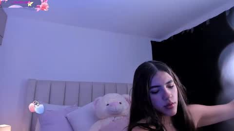 Snapshot of sofiscott_ chatting on 09/26/25, 04:27 Sofia online show from 09/26/25, 04:27