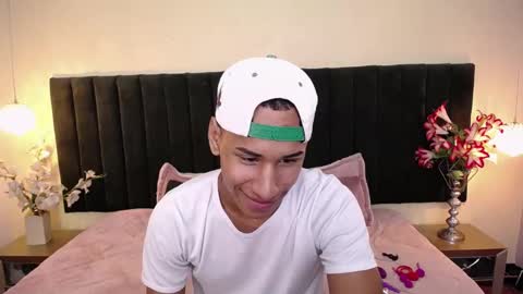 Snapshot of soft_attraction chatting on 10/22/25, 08:19 Cam and Amy online show from 10/22/25, 08:19