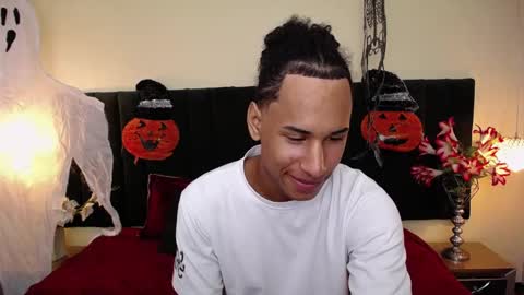 Snapshot of soft_attraction chatting on 10/29/25, 08:10 Cam and Amy online show from 10/29/25, 08:10