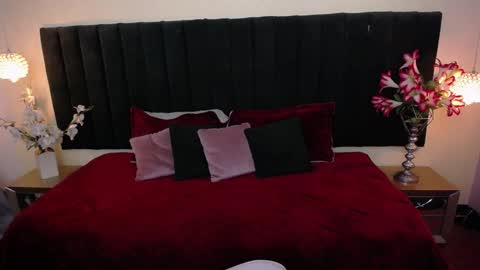 Snapshot of soft_attraction chatting on 11/13/25, 07:57 Cam and Amy online show from 11/13/25, 07:57