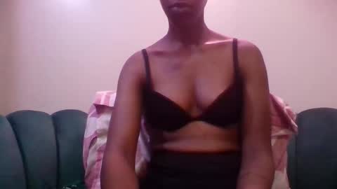Snapshot of soft_trouble chatting on 10/19/25, 10:16 Angel online show from 10/19/25, 10:16