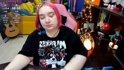 Snapshot of softie_sofy chatting on 01/22/25, 02:15 Sofie online show from 01/22/25, 02:15