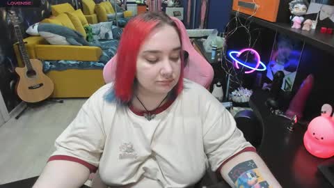 Snapshot of softie_sofy chatting on 03/11/25, 03:37 Sofie online show from 03/11/25, 03:37