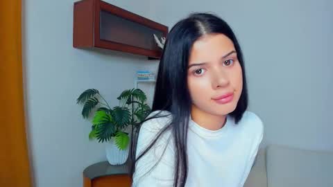 Snapshot of softlyy_bold chatting on 09/12/25, 06:46 Alice online show from 09/12/25, 06:46