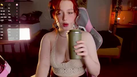 Snapshot of sofy_benson chatting on 10/29/25, 12:18 Sofy online show from 10/29/25, 12:18