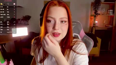 Snapshot of sofy_benson chatting on 11/09/25, 08:12 Sofy online show from 11/09/25, 08:12