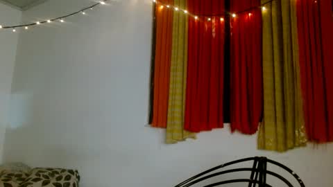 Snapshot of soka_lovers_04_ chatting on 01/11/25, 03:02 Sofia online show from 01/11/25, 03:02