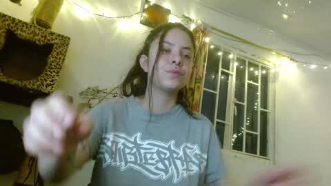 Snapshot of soka_lovers_04_ chatting on 10/28/25, 12:36 Sofia online show from 10/28/25, 12:36