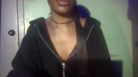 Snapshot of solaceeve chatting on 02/16/25, 01:03 SolaceEve online show from 02/16/25, 01:03