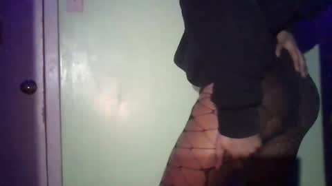 Snapshot of solaceeve chatting on 02/23/25, 05:01 SolaceEve online show from 02/23/25, 05:01