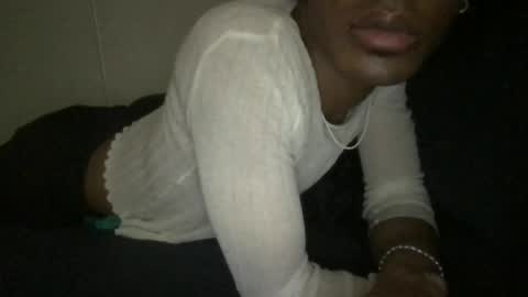 Snapshot of solaceeve chatting on 09/14/25, 12:59 SolaceEve online show from 09/14/25, 12:59