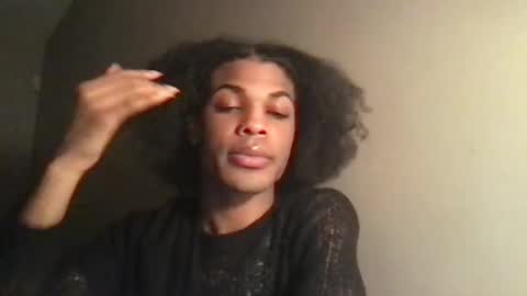 Snapshot of solaceeve chatting on 10/26/25, 11:20 SolaceEve online show from 10/26/25, 11:20