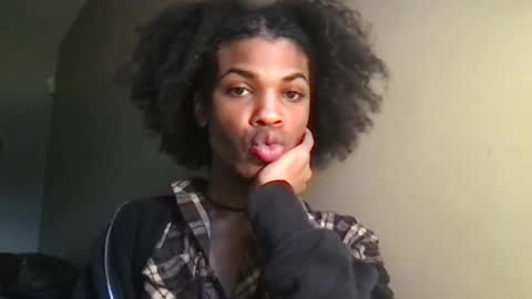 Snapshot of solaceeve chatting on 10/30/25, 08:09 SolaceEve online show from 10/30/25, 08:09