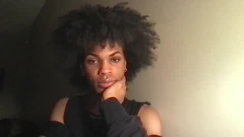 Snapshot of solaceeve chatting on 11/06/25, 01:28 SolaceEve online show from 11/06/25, 01:28