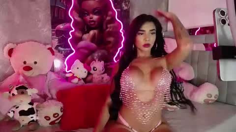 Snapshot of solange_koi chatting on 09/21/25, 07:04 instagram evalunavelez1. online show from 09/21/25, 07:04