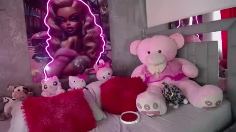 Snapshot of solange_koi chatting on 10/02/25, 06:48 instagram evalunavelez1. online show from 10/02/25, 06:48
