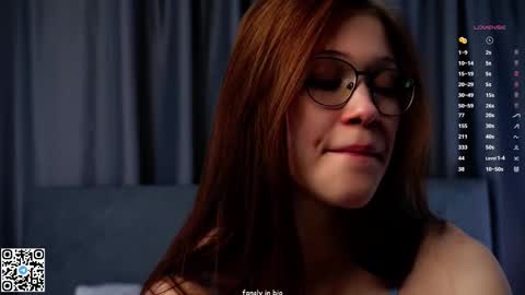 Snapshot of solaundree chatting on 10/28/25, 01:09 Ela online show from 10/28/25, 01:09