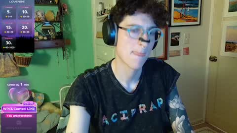 Snapshot of solaya_papaya chatting on 01/22/25, 06:10 solaya papaya jordan theythem online show from 01/22/25, 06:10