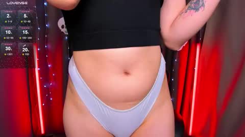 Snapshot of solazolaa chatting on 10/30/25, 01:40 Sonya online show from 10/30/25, 01:40