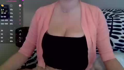 solesticia online show from 10/15/25, 09:15