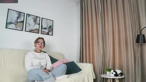 Snapshot of sommerkilgo chatting on 09/18/25, 01:51 Alexa online show from 09/18/25, 01:51